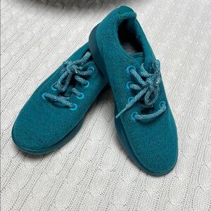 Women’s 7 Allbirds Wool Runner Mizzle sneakers merino wool laces teal like new